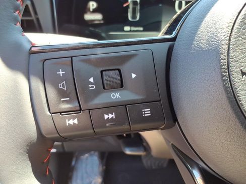 New 2026 Nissan Kicks SR w/ SR Premium Package FWD image 19