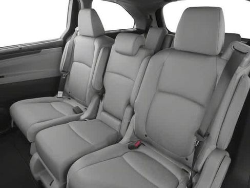 Used 2018 Honda Odyssey EX image 14