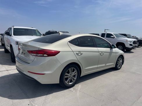 Used 2017 Hyundai Elantra SE w/ SE A/T Tech Package 03 image 2
