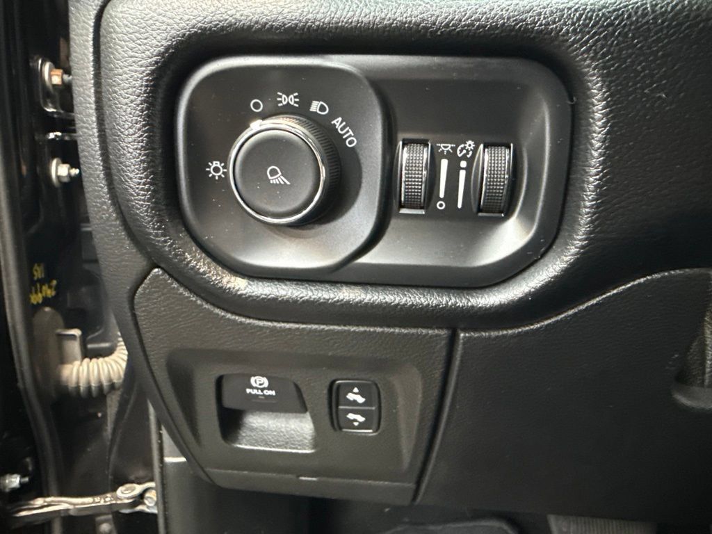 Used 2019 RAM 1500 Big Horn AWD/4WD image 15