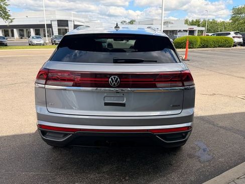 Certified 2026 Volkswagen Atlas Cross Sport SE AWD/4WD image 5