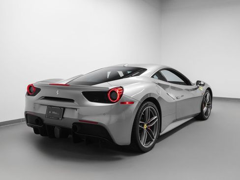 Certified 2018 Ferrari 488 GTB RWD image 34