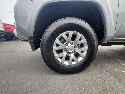 Used 2017 Toyota Tacoma SR5 image 29