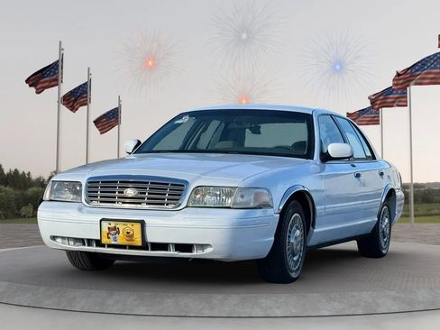 Used 2001 Ford Crown Victoria RWD image 6