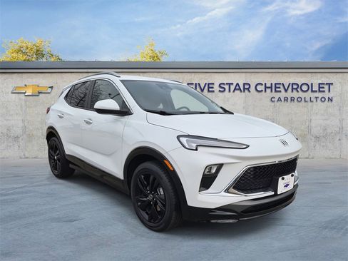 Used 2024 Buick Encore GX Sport Touring image 1