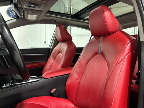 Used 2019 Toyota Camry XSE FWD image 24
