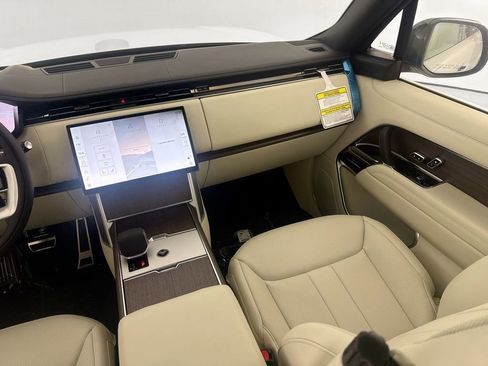 New 2026 Land Rover Range Rover Long Wheelbase SE AWD/4WD image 22