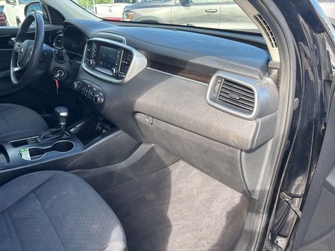 Used 2020 Kia Sorento LX FWD image 50