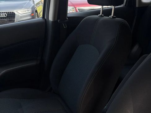 Used 2014 Nissan Versa Note SV FWD image 9