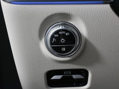 Certified 2024 Mercedes-Benz CLE 450 4MATIC Cabriolet image 9