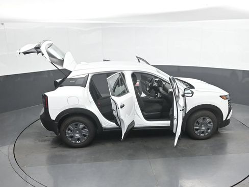 Used 2025 Nissan Kicks S AWD/4WD image 48