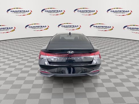 Used 2023 Hyundai Elantra SEL w/ Convenience Package FWD image 7