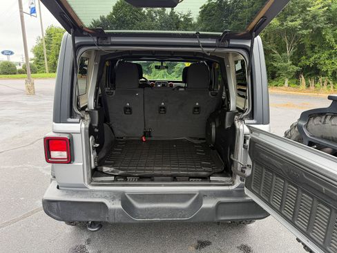 Used 2021 Jeep Wrangler Unlimited Sport AWD/4WD image 8