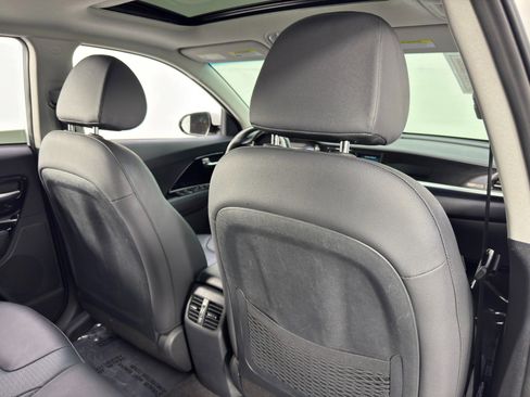 Used 2020 Kia Niro EX Premium w/ Cold Weather Package image 34