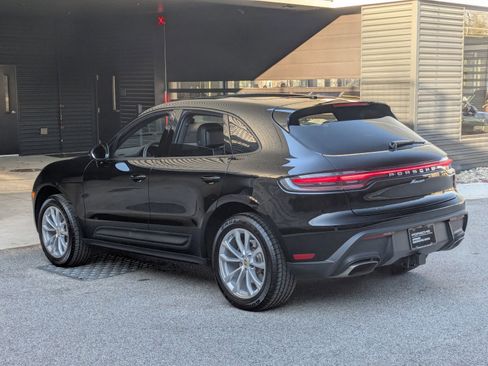 Used 2025 Porsche Macan image 3
