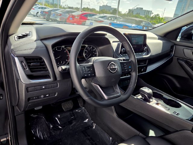 Used 2026 Nissan Rogue Dark Armor FWD image 25