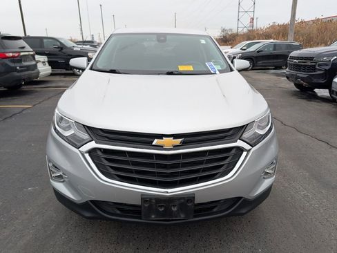 Used 2020 Chevrolet Equinox LT image 2
