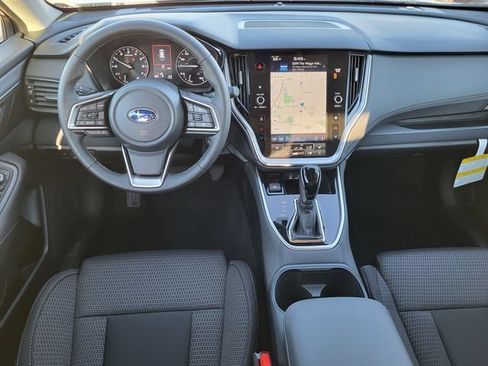Used 2025 Subaru Outback Premium AWD/4WD image 18