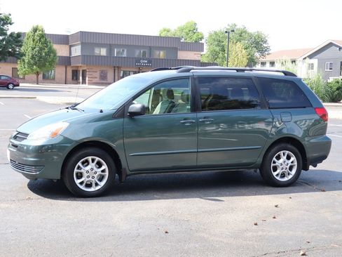 Used 2005 Toyota Sienna LE w/ LE Pkg 4 AWD/4WD image 10
