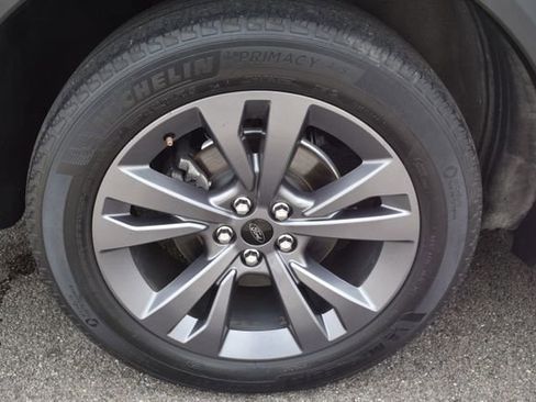 Used 2022 Ford Explorer XLT w/ Equipment Group 202A AWD/4WD image 51