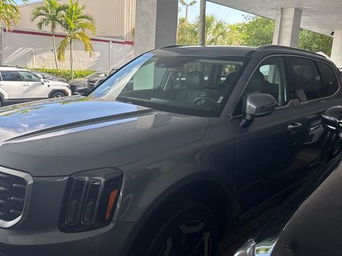 Used 2025 Kia Telluride S image 1