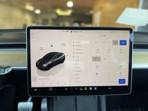 Used 2022 Tesla Model Y Performance AWD/4WD image 27