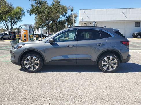 Certified 2025 Ford Escape Platinum w/ Premium Technology Package image 6