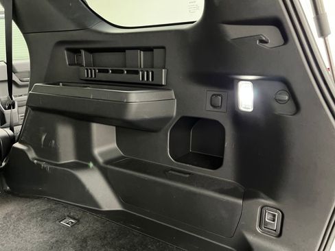 Used 2025 Toyota 4Runner SR5 image 31