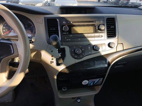 Used 2013 Toyota Sienna image 13