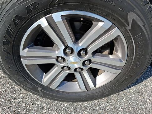 Used 2016 Chevrolet Traverse LT FWD image 16