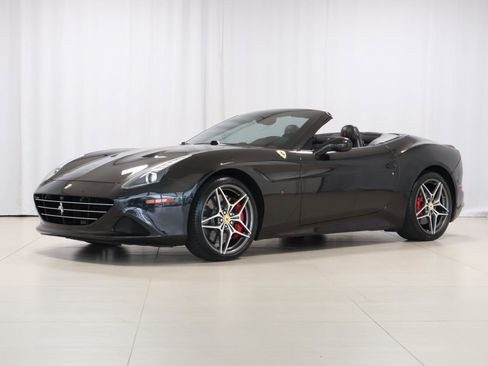 Used 2016 Ferrari California T RWD image 2