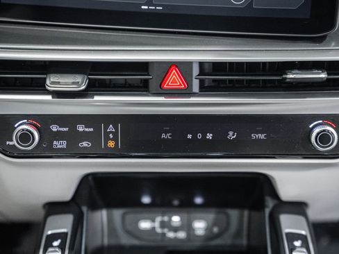 Used 2025 Kia Sorento S w/ Panoramic Sunroof Package image 25