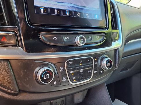Used 2023 Chevrolet Traverse LT w/ Rear Camera Mirror Package AWD/4WD image 20