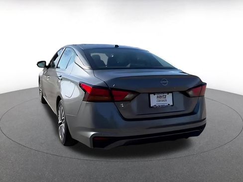 Used 2025 Nissan Altima 2.5 SV image 11