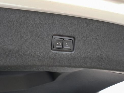 Used 2019 Audi Q8 Prestige AWD/4WD image 56