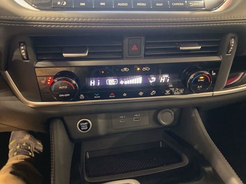 Certified 2023 Nissan Rogue SL w/ SL Premium Package image 58