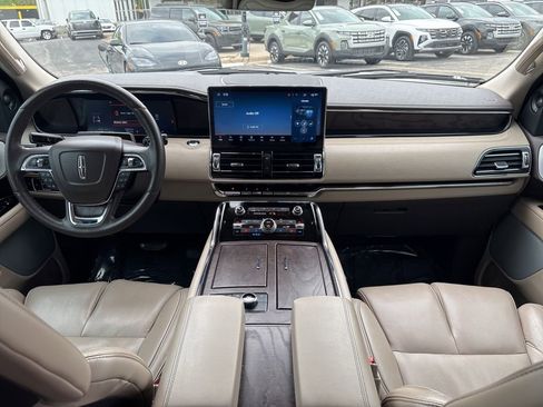 Used 2023 Lincoln Navigator L Reserve AWD/4WD image 34