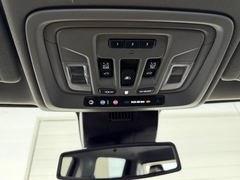 Used 2023 Chevrolet Silverado 1500 LTZ AWD/4WD image 20
