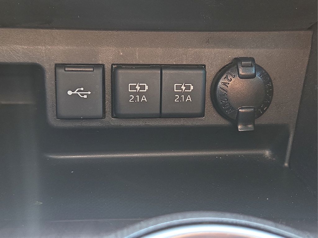 Used 2020 Toyota Highlander Limited AWD/4WD image 22