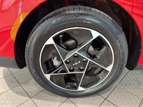 Certified 2024 Kia Soul EX image 9