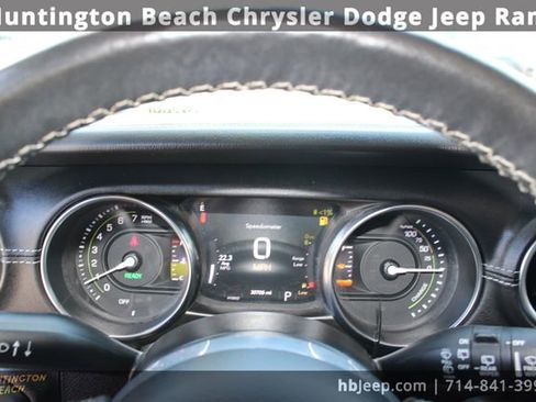 Used 2022 Jeep Wrangler Unlimited Sahara w/ Cold Weather Group image 21