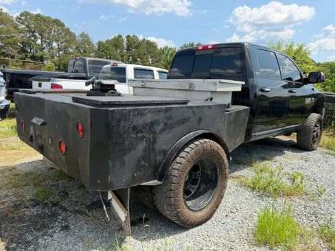 Used 2018 RAM 3500 SLT w/ Protection Group AWD/4WD image 6