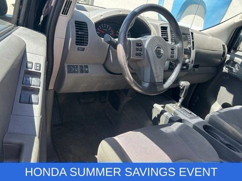 Used 2017 Nissan Frontier SV w/ SV Value Truck Package RWD image 11