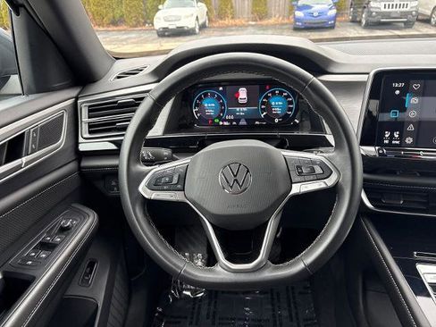 Used 2025 Volkswagen Atlas Cross Sport SE AWD/4WD image 14