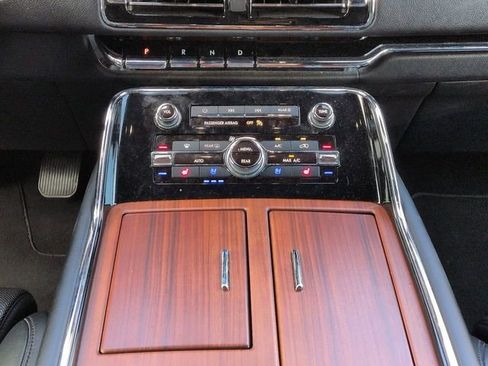 Used 2019 Lincoln Navigator L Reserve w/ Cargo Package AWD/4WD image 19