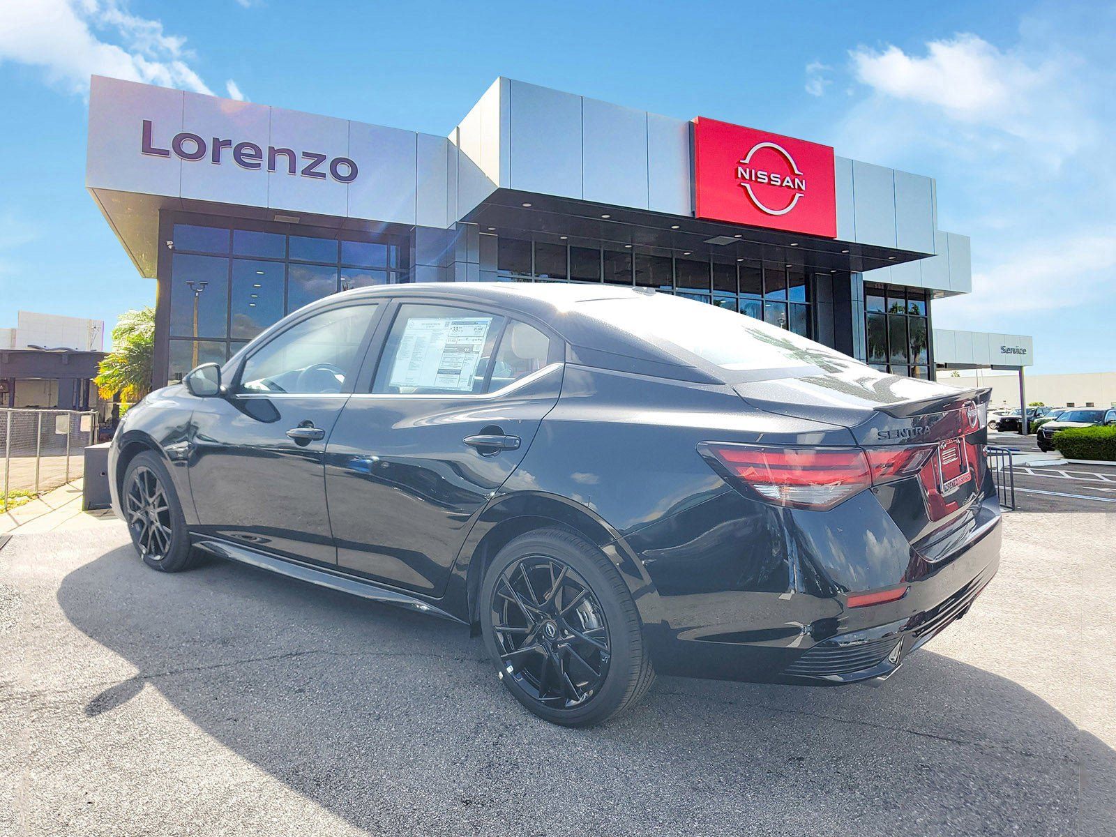 New 2025 Nissan Sentra SR w/ Midnight Edition FWD image 6