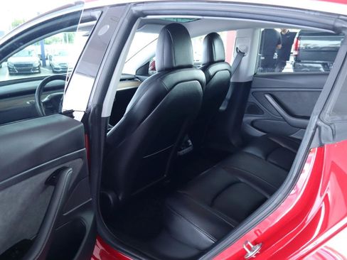 Used 2018 Tesla Model 3 Long Range RWD image 28
