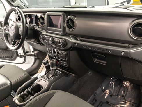 Used 2021 Jeep Wrangler Unlimited Sport AWD/4WD image 39