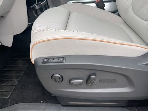 New 2025 Volkswagen ID. Buzz 1st Edition image 25