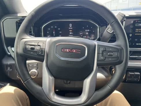Used 2025 GMC Sierra 1500 SLT AWD/4WD image 25